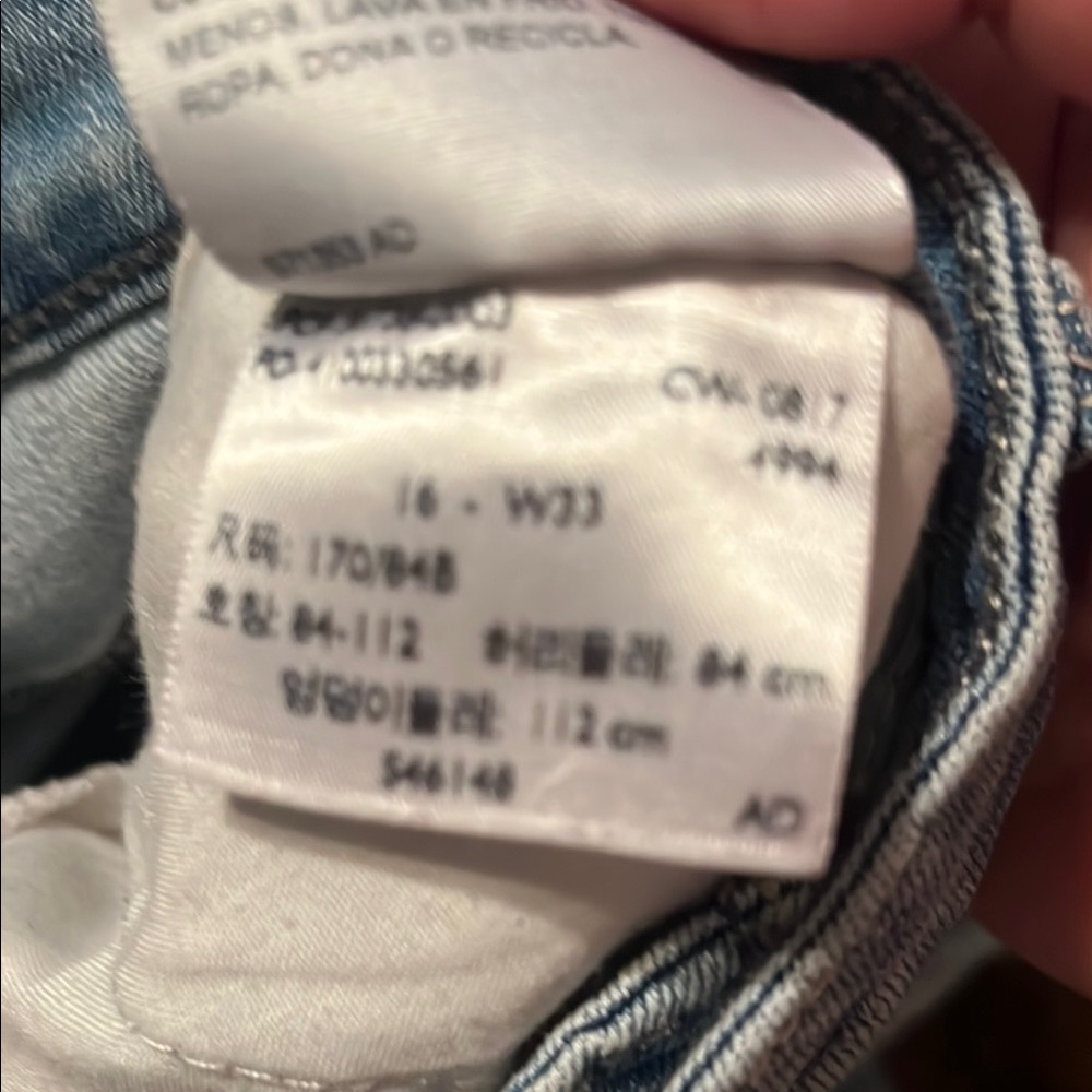 Levi's women’s Faded Blue Straight Jeans - Picture 6 of 6